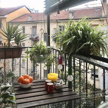 Pied A Terre Sant'Agostino Apartment Milan Bagian luar foto