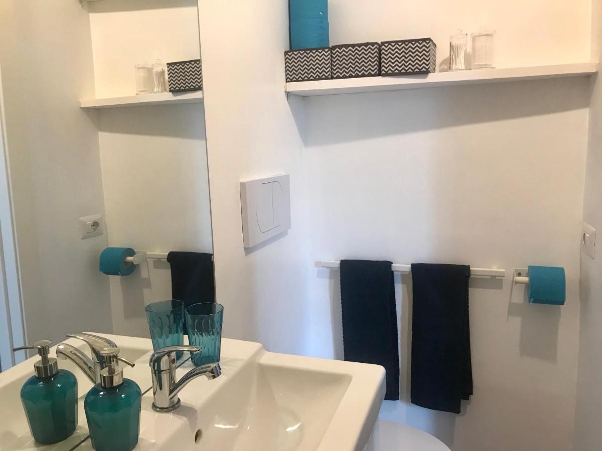 Pied A Terre Sant'Agostino Apartment Milan Bagian luar foto