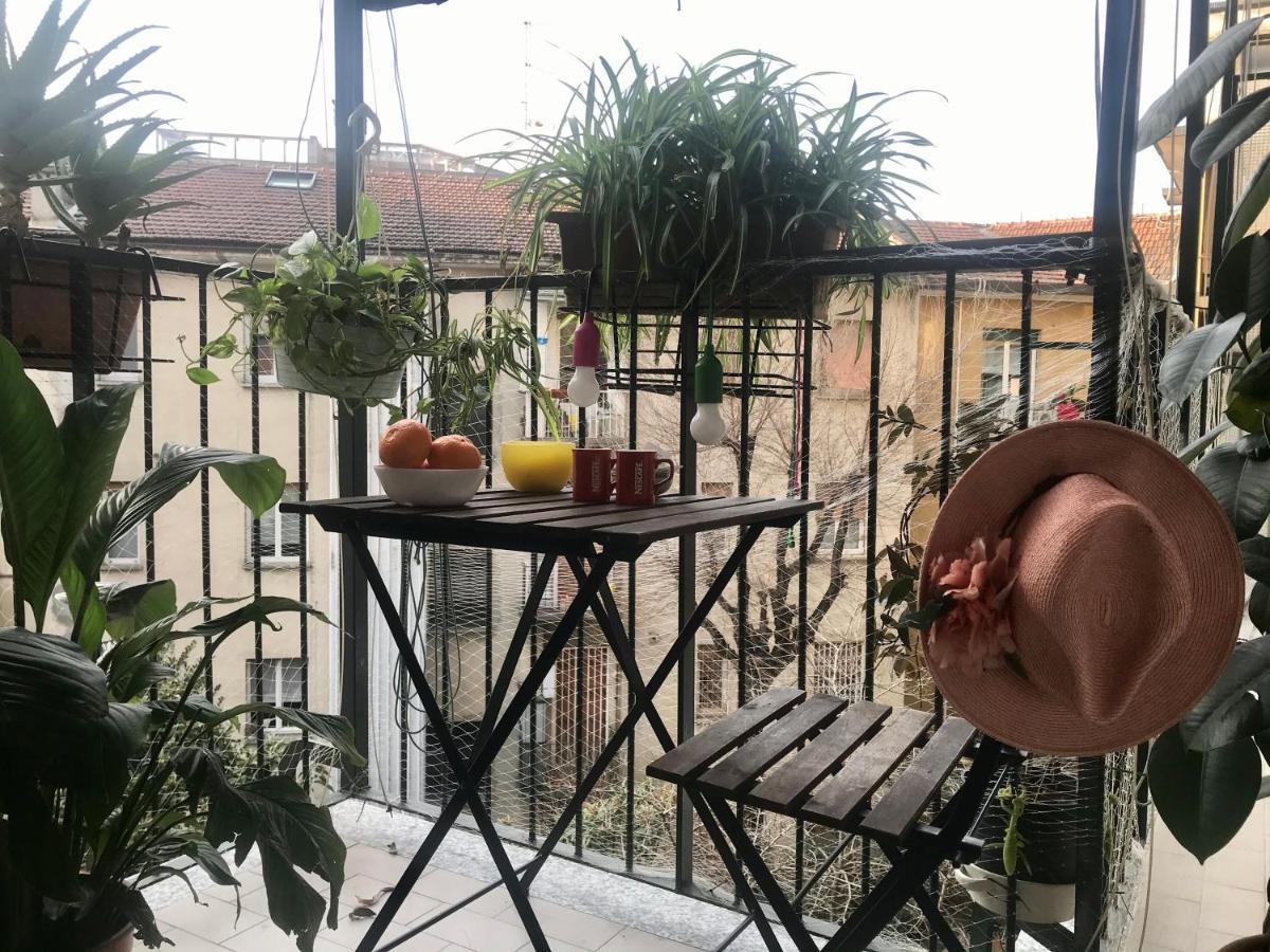 Pied A Terre Sant'Agostino Apartment Milan Bagian luar foto