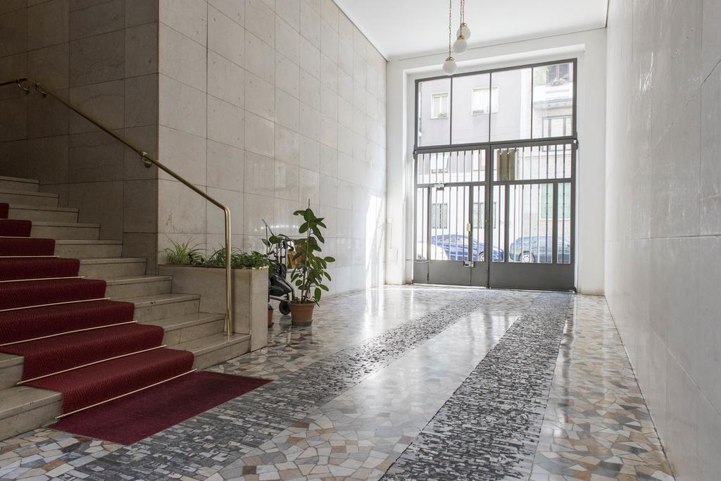Pied A Terre Sant'Agostino Apartment Milan Bagian luar foto