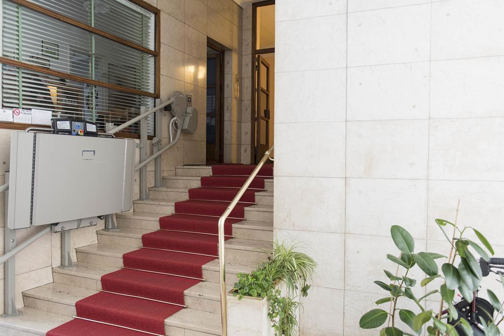 Pied A Terre Sant'Agostino Apartment Milan Bagian luar foto